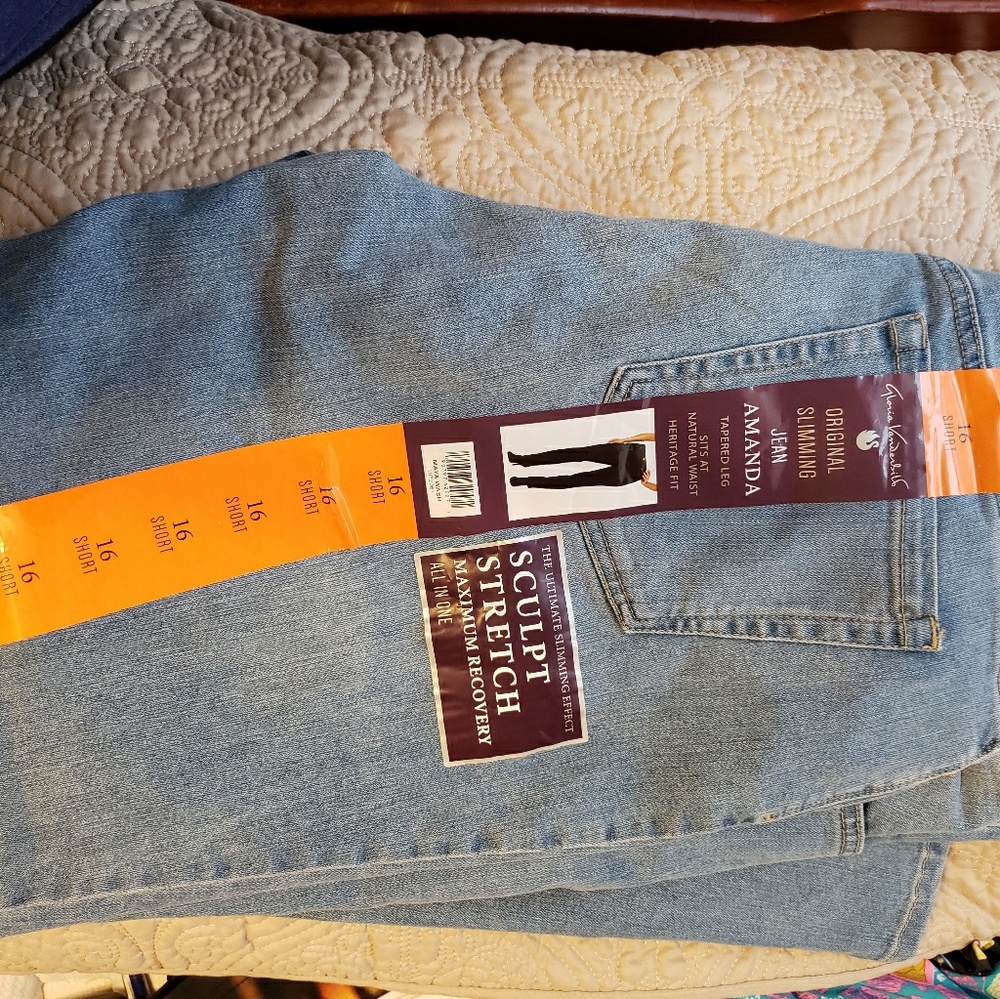 Gloria Vanderbilt 16 short light blue jeans